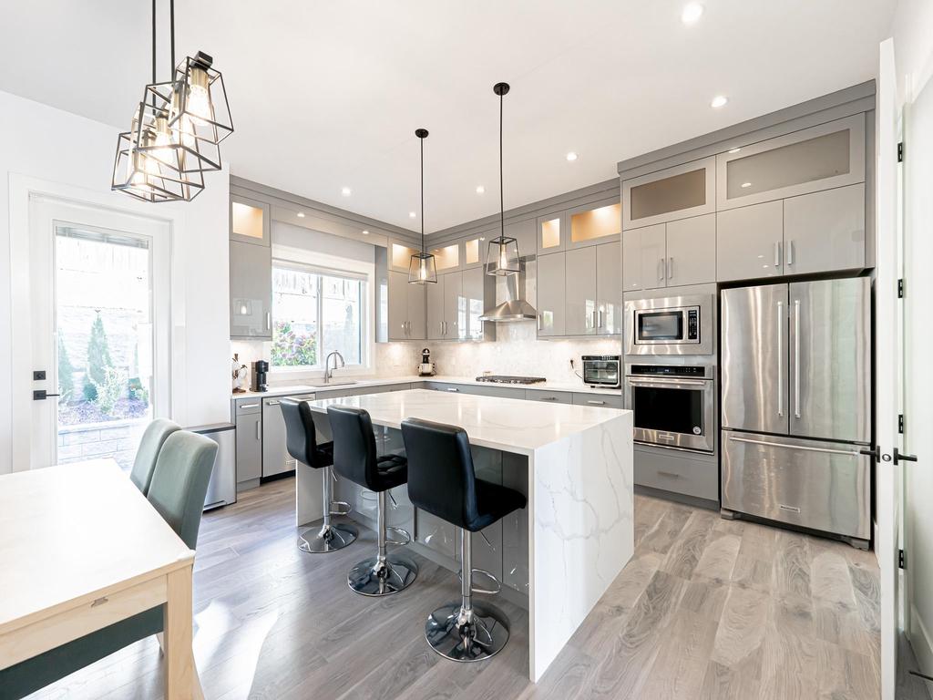 Listing Image for R3100558