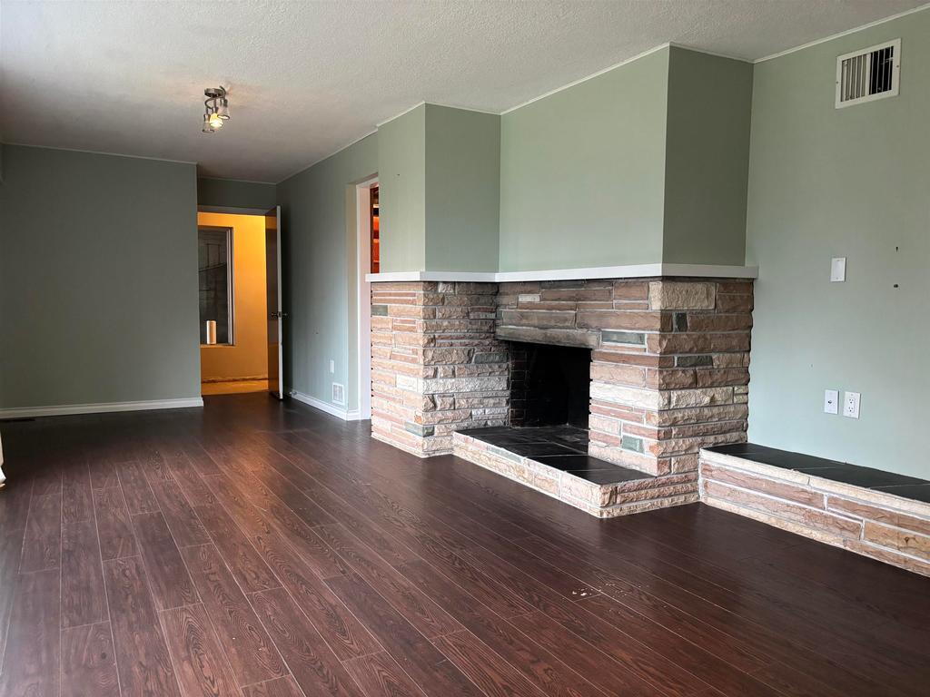 Listing Image for R3100565