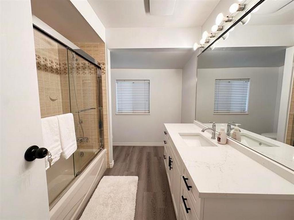 Listing Image for R3100588