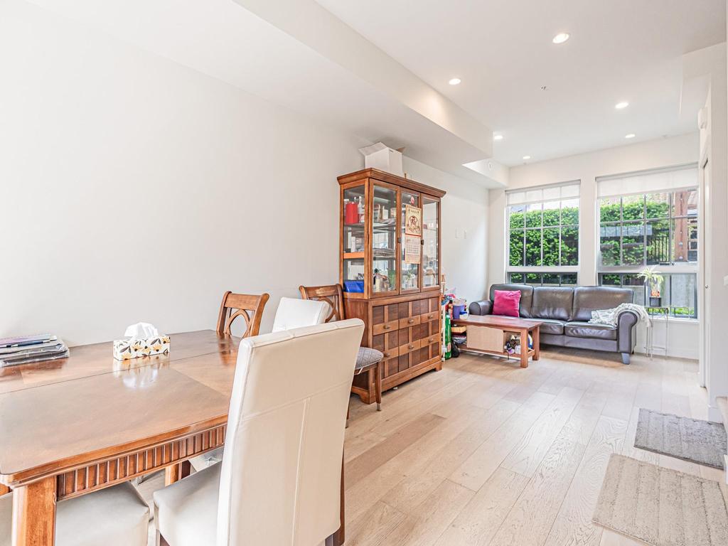 Listing Image for R3100589