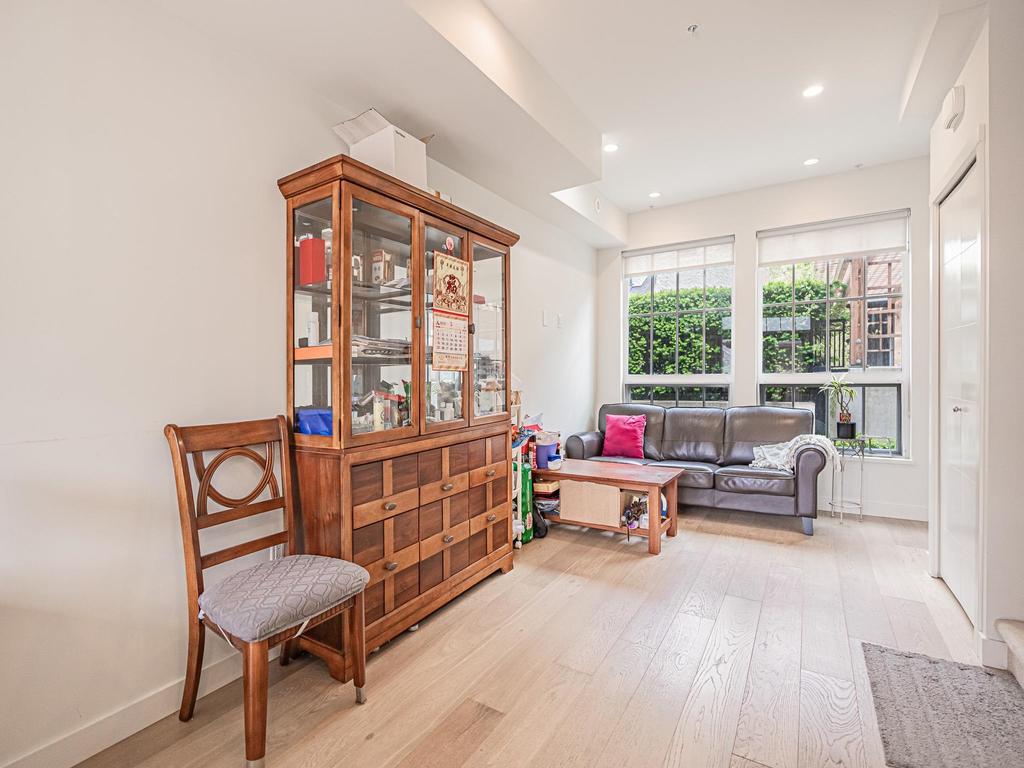 Listing Image for R3100589