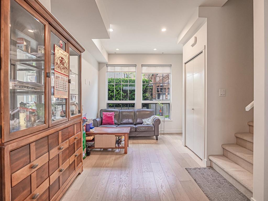 Listing Image for R3100589