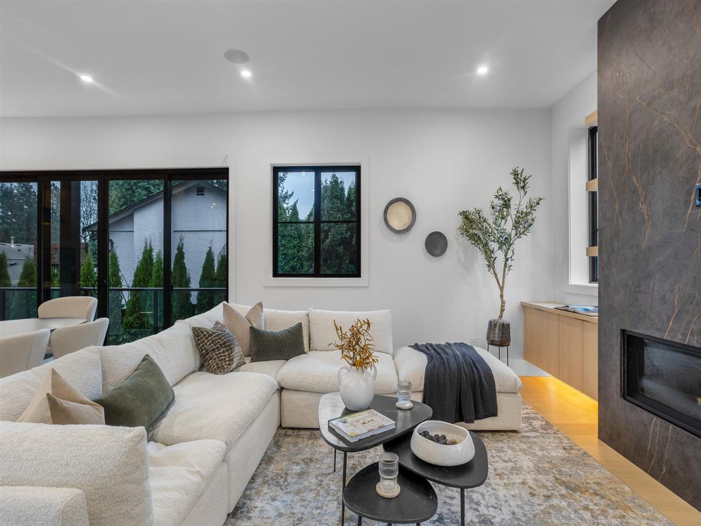 Listing Image for R3100595