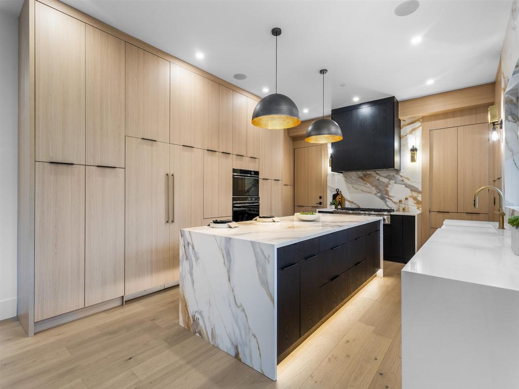 Listing Image for R3100595