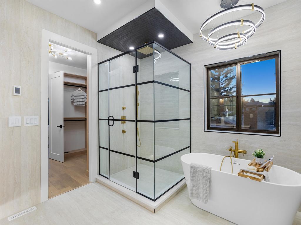 Listing Image for R3100595