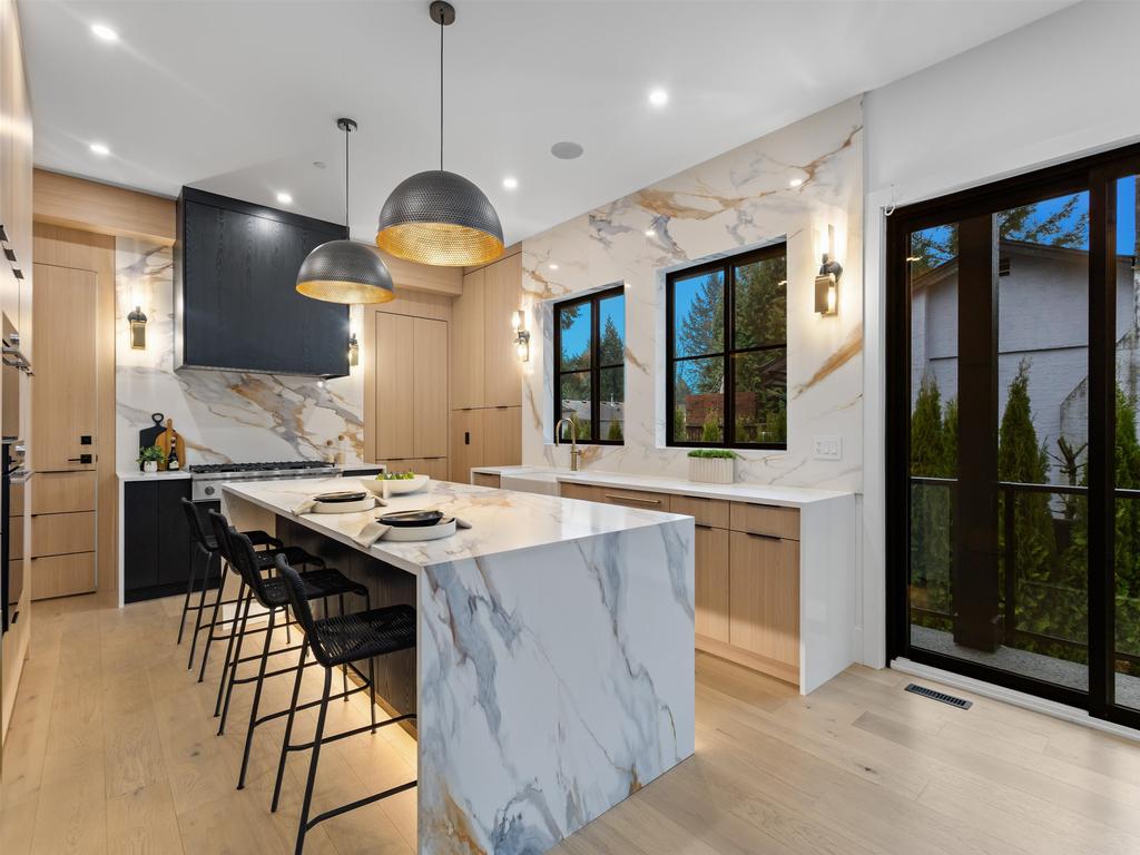 Listing Image for R3100595