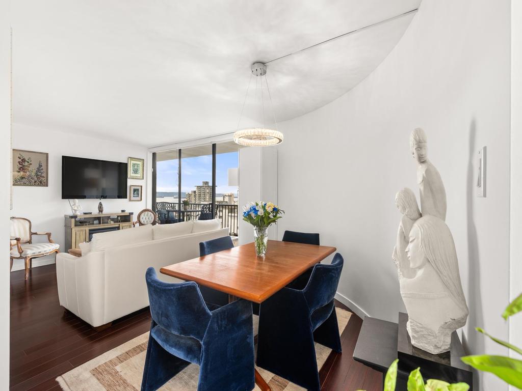 Listing Image for R3100600