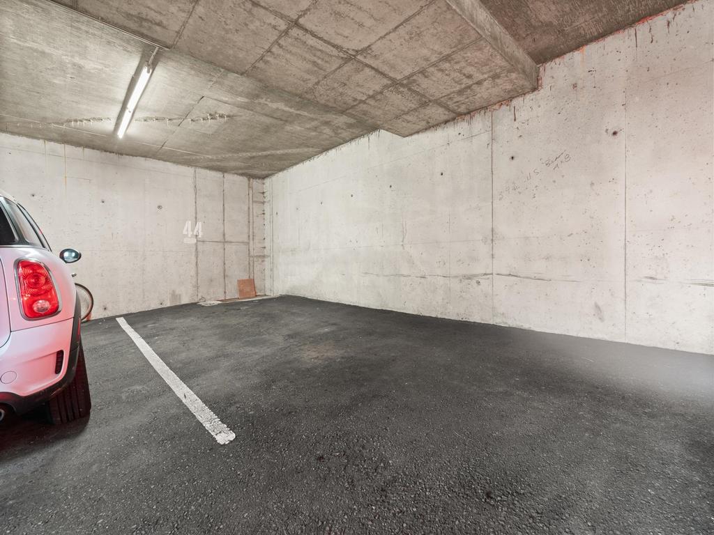 Listing Image for R3100600