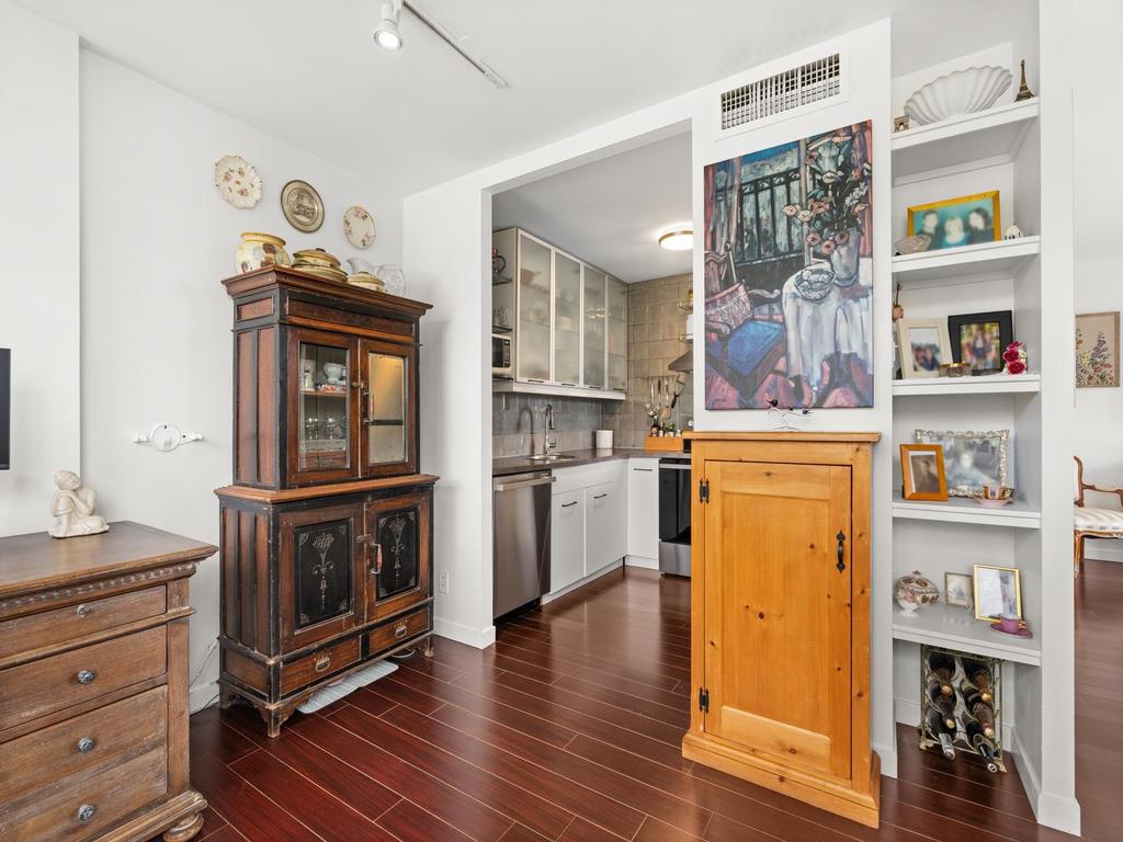 Listing Image for R3100600