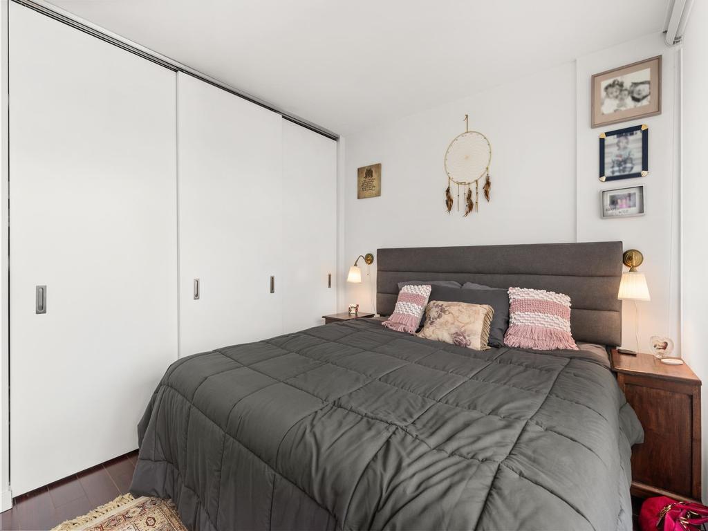 Listing Image for R3100600