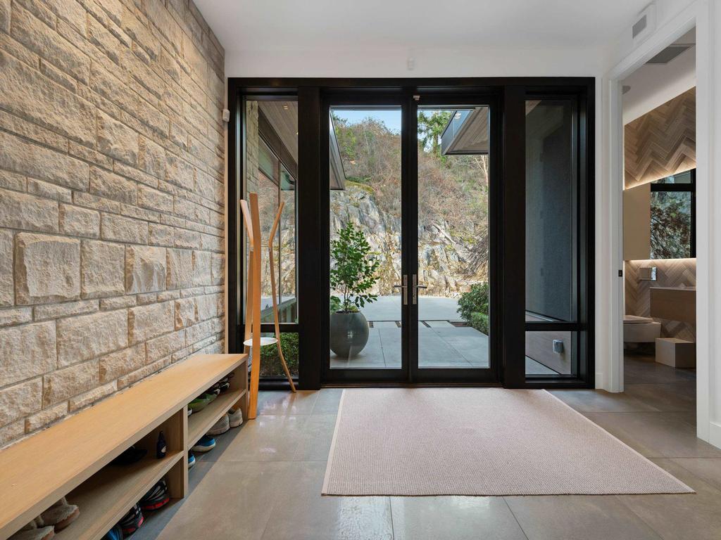 Listing Image for R3100605