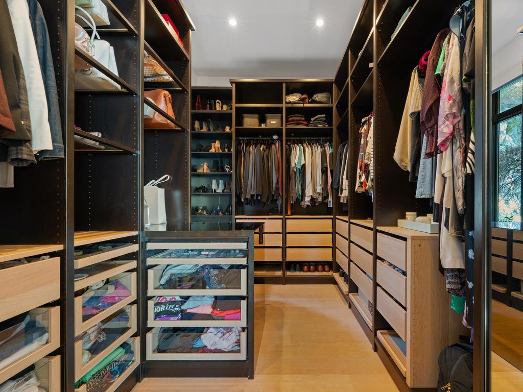 Listing Image for R3100605