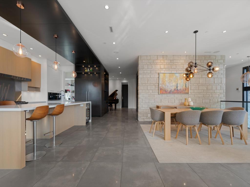 Listing Image for R3100605