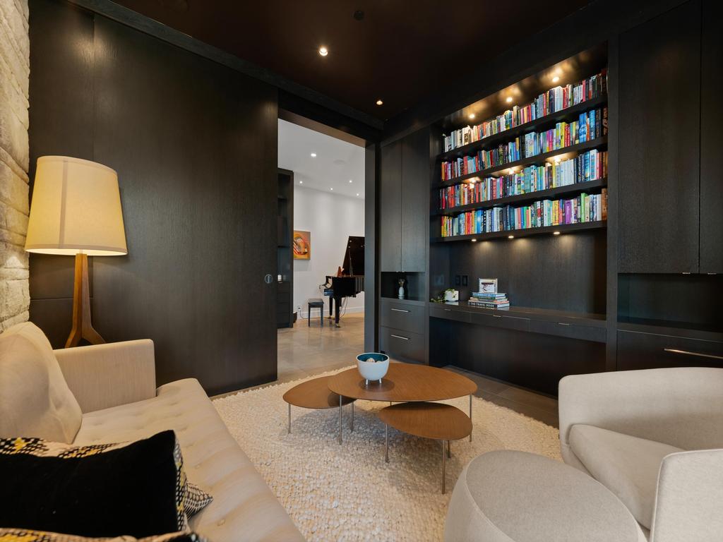 Listing Image for R3100605