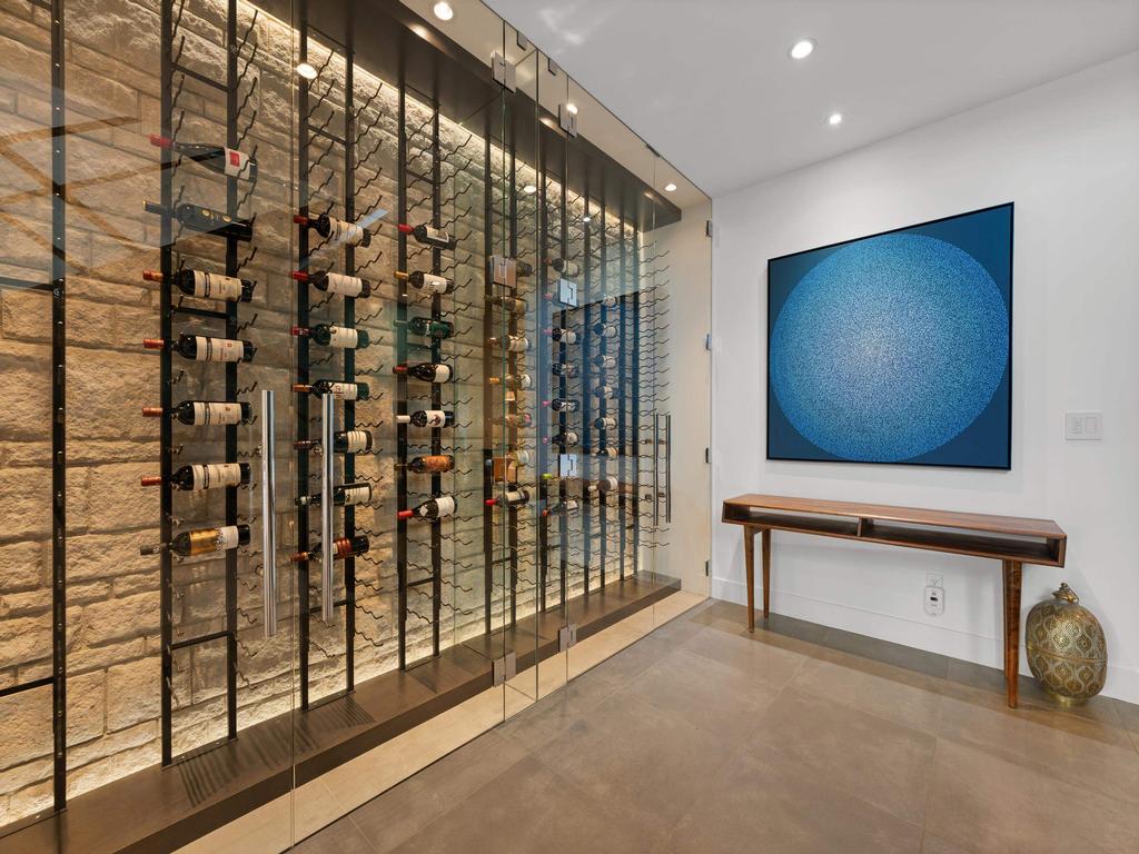 Listing Image for R3100605