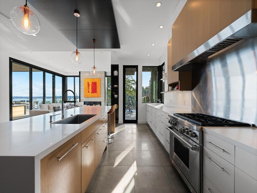 Listing Image for R3100605