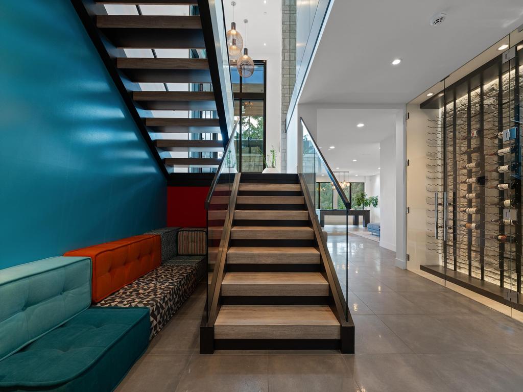 Listing Image for R3100605