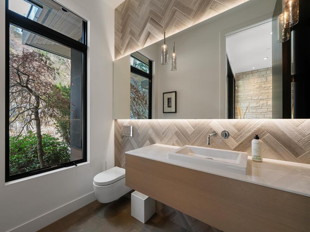 Listing Image for R3100605