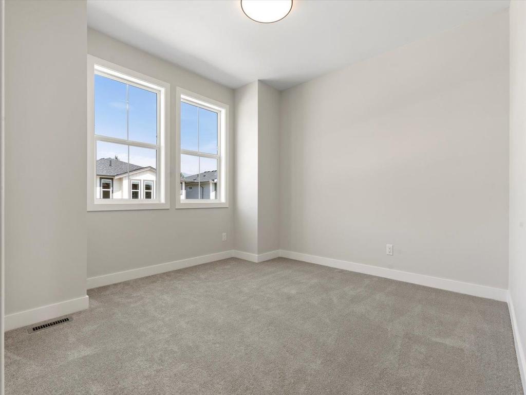 Listing Image for R3100619