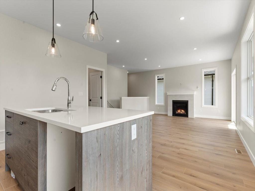 Listing Image for R3100619