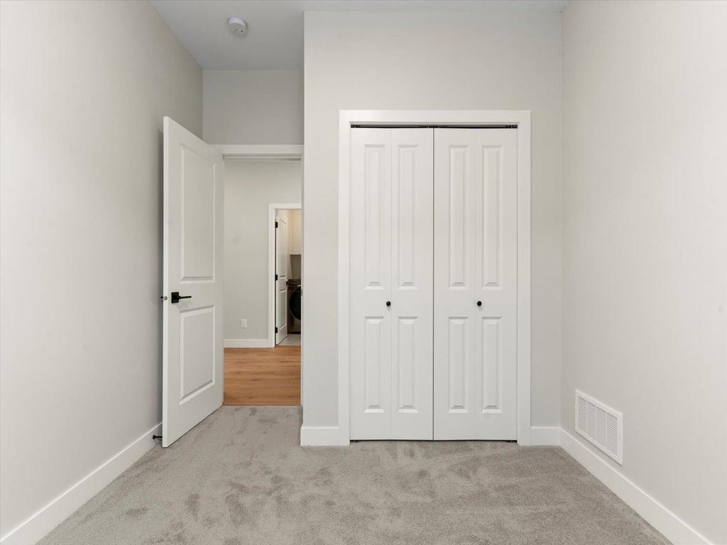 Listing Image for R3100619