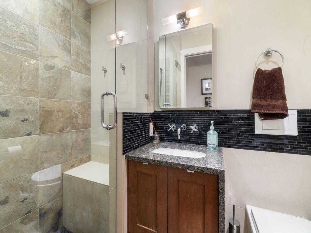 Listing Image for R3100629