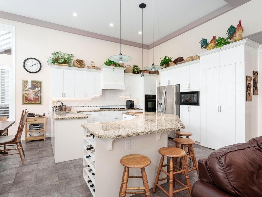 Listing Image for R3100636