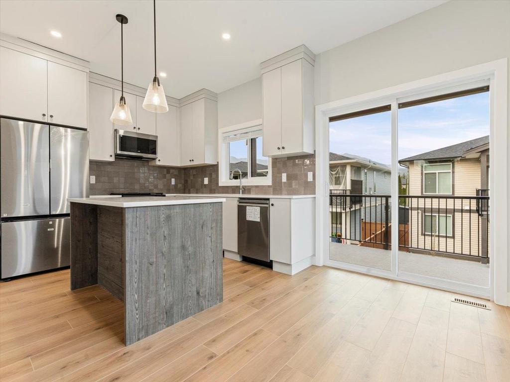 Listing Image for R3100638