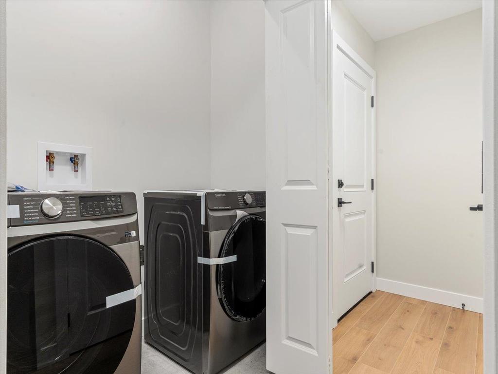 Listing Image for R3100638