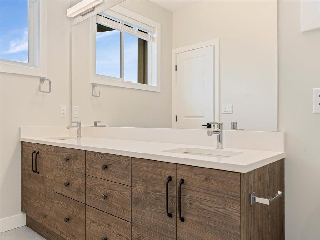 Listing Image for R3100638