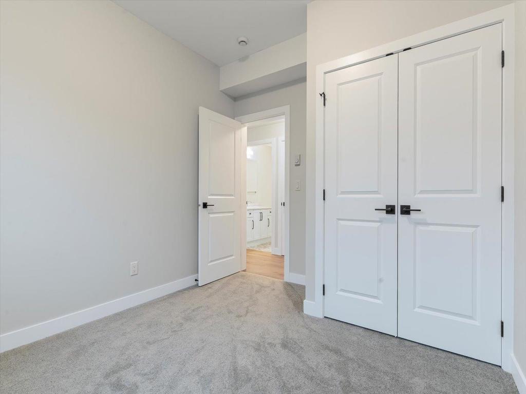 Listing Image for R3100638