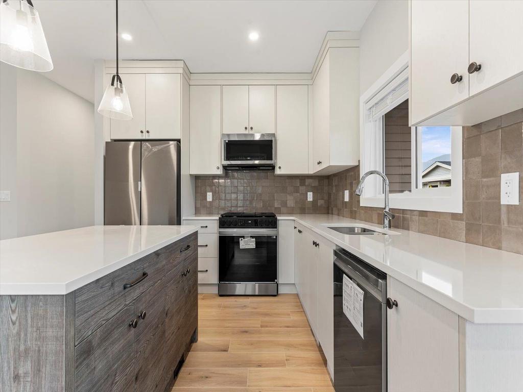 Listing Image for R3100638