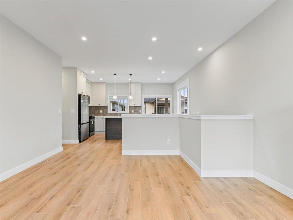 Listing Image for R3100638