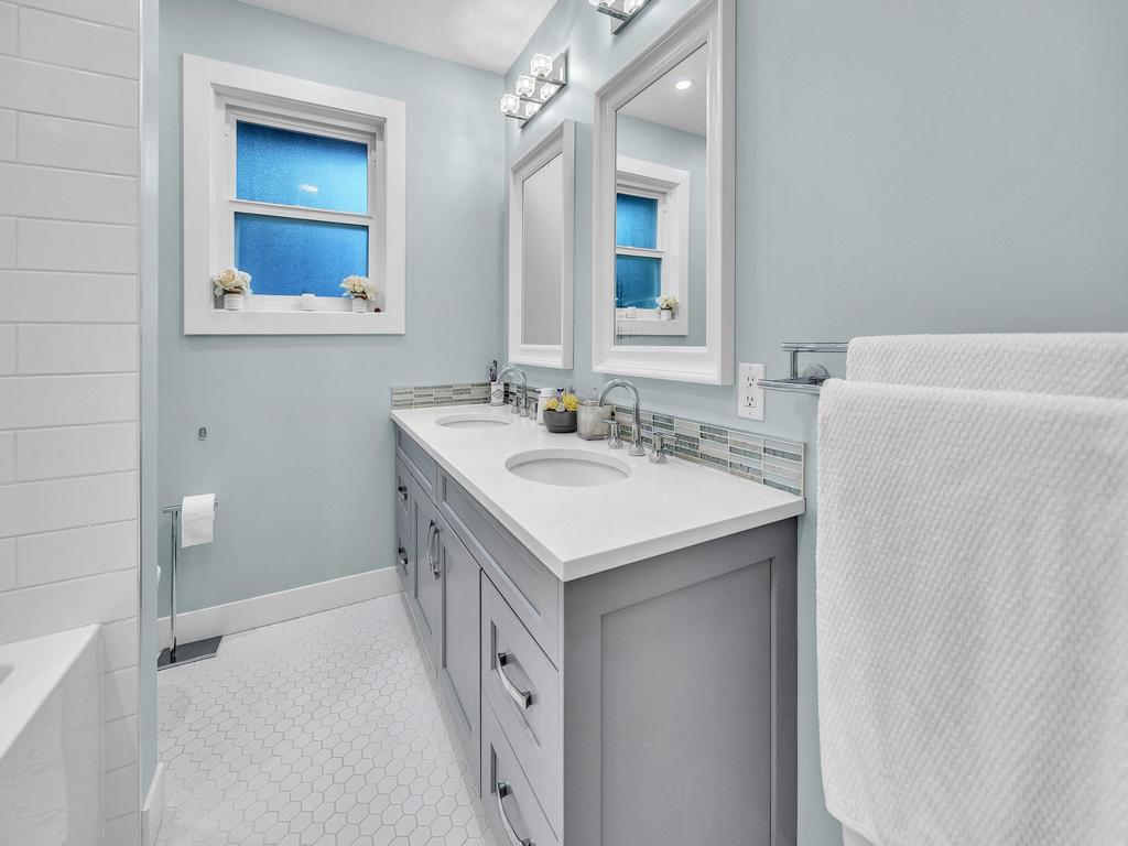 Listing Image for R3100662