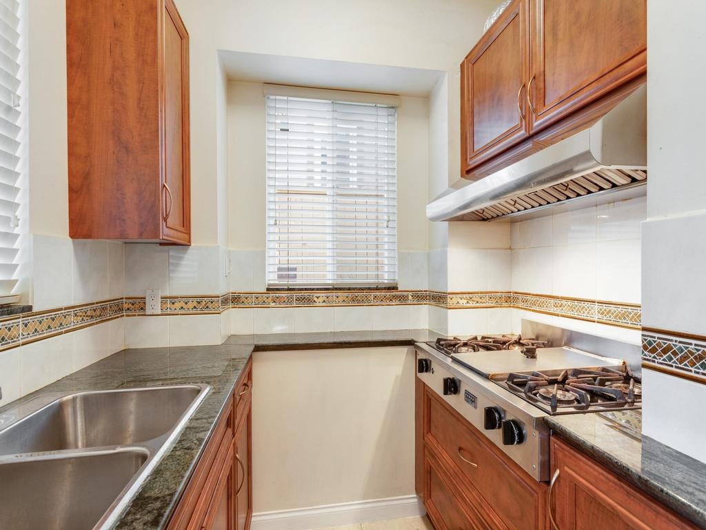 Listing Image for R3100673