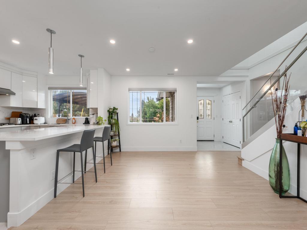 Listing Image for R3100680