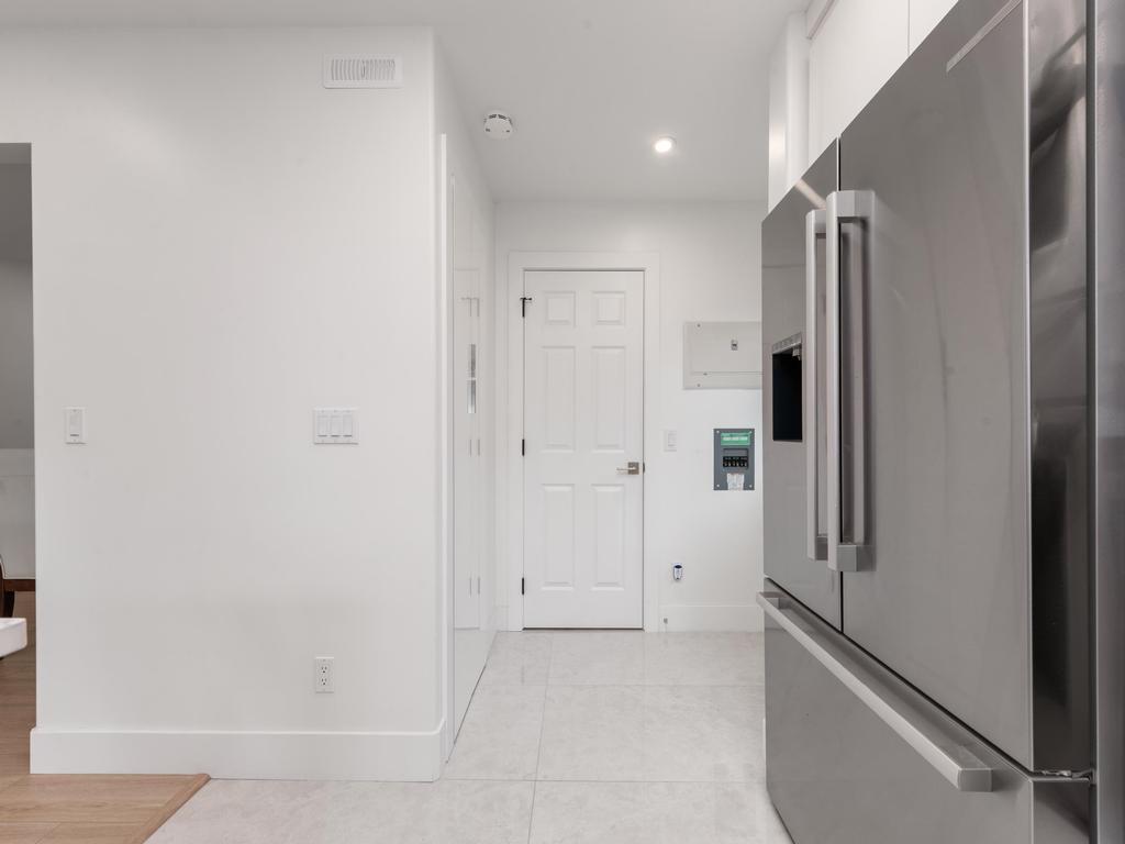 Listing Image for R3100680