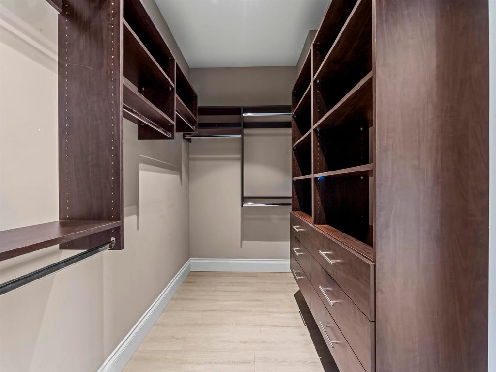 Listing Image for R3100683