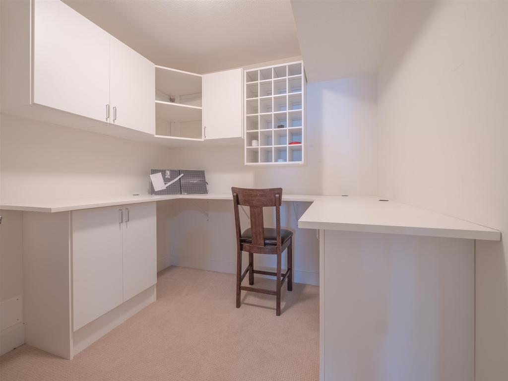 Listing Image for R3100696