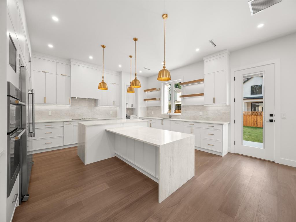 Listing Image for R3100759