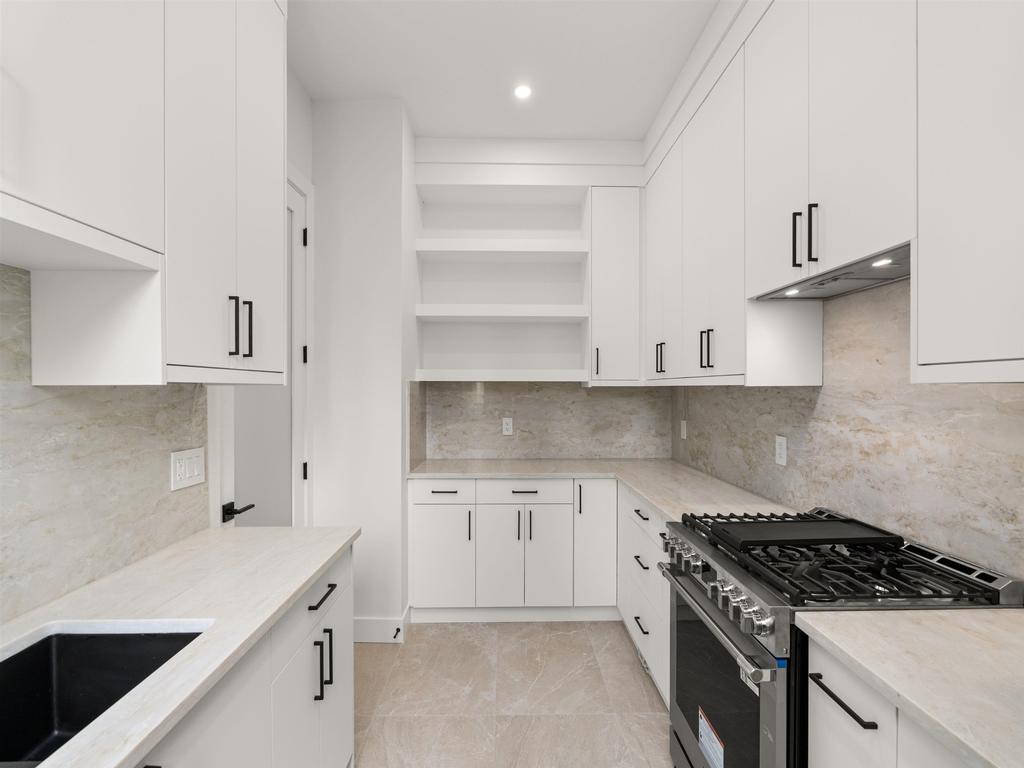 Listing Image for R3100759