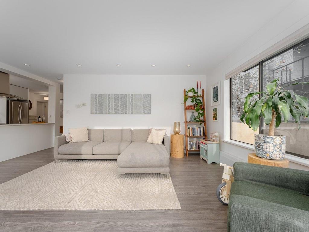 Listing Image for R3100775