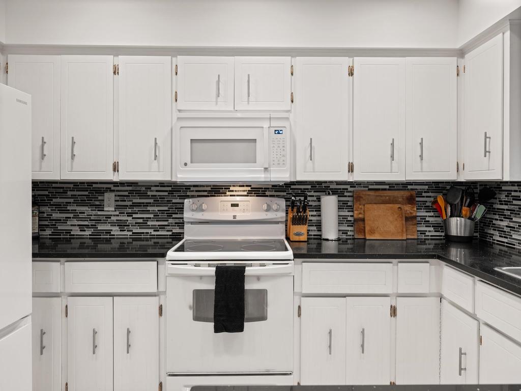 Listing Image for R3100776