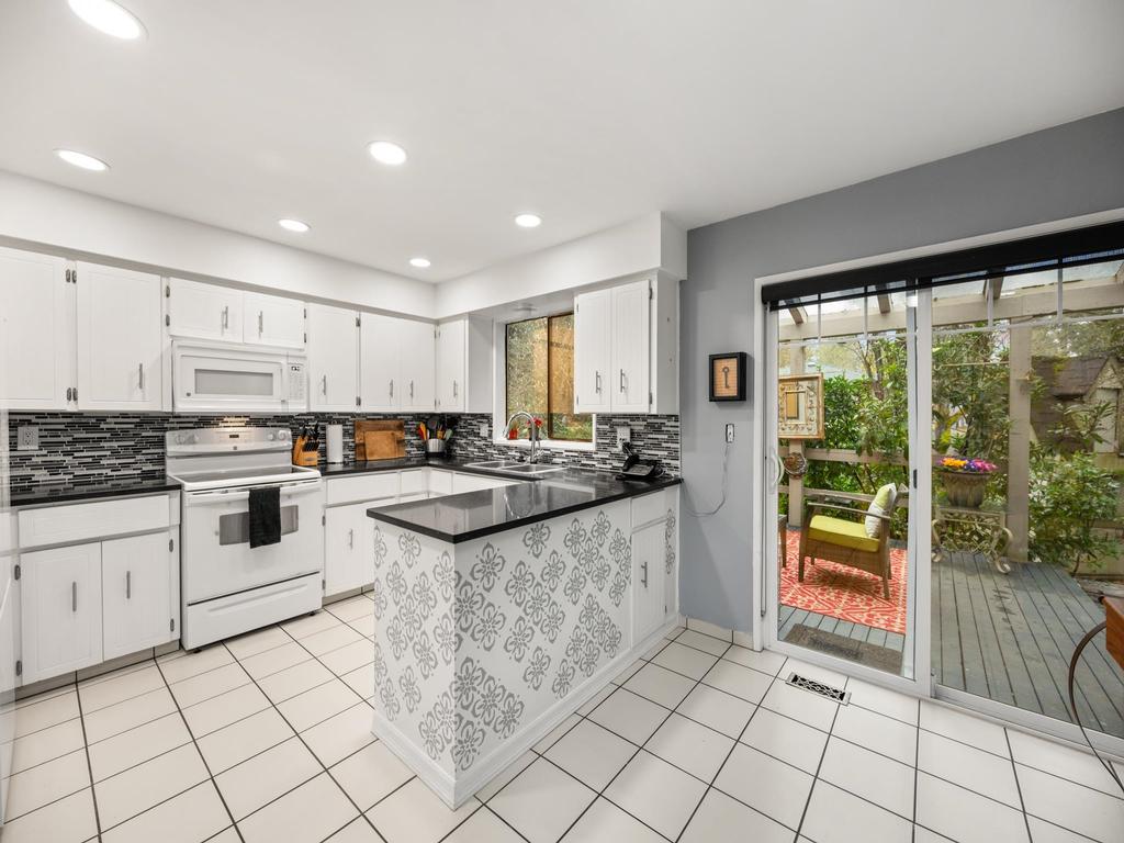 Listing Image for R3100776