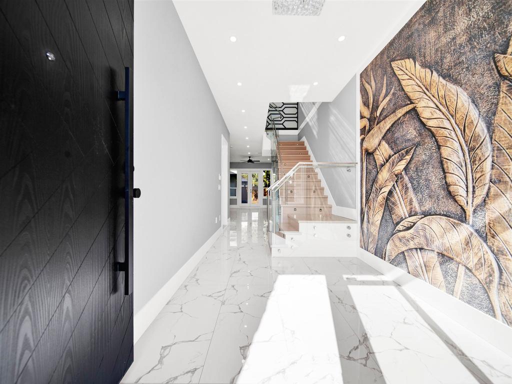 Listing Image for R3100782