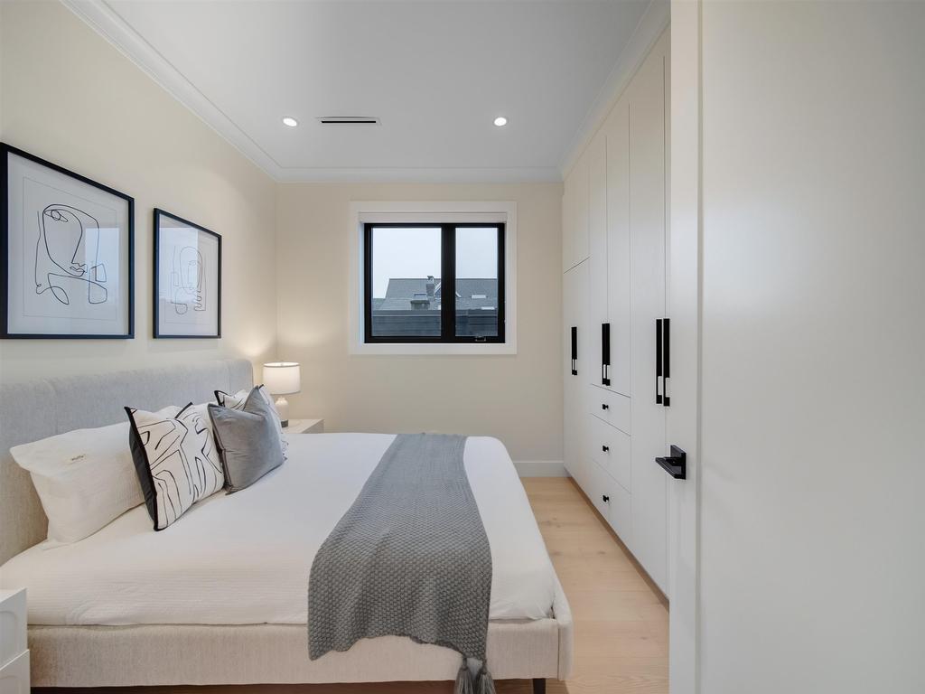 Listing Image for R3100870