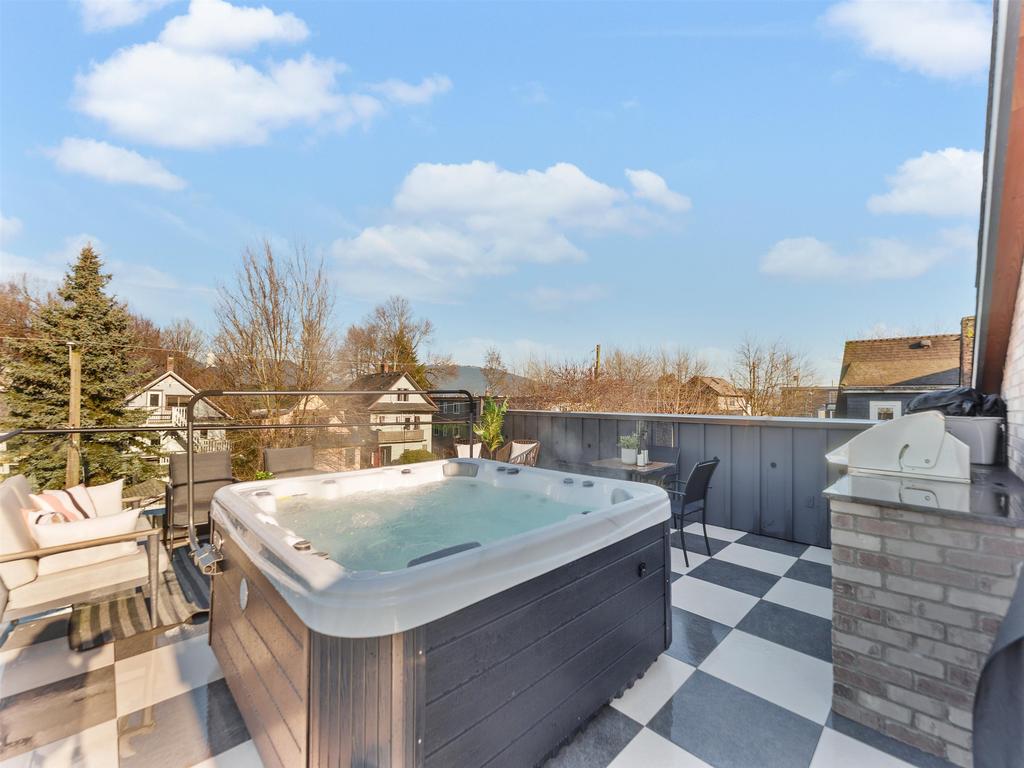 Listing Image for R3100870