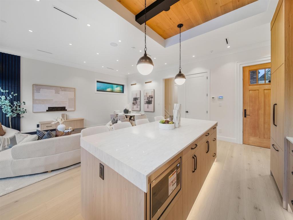 Listing Image for R3100870