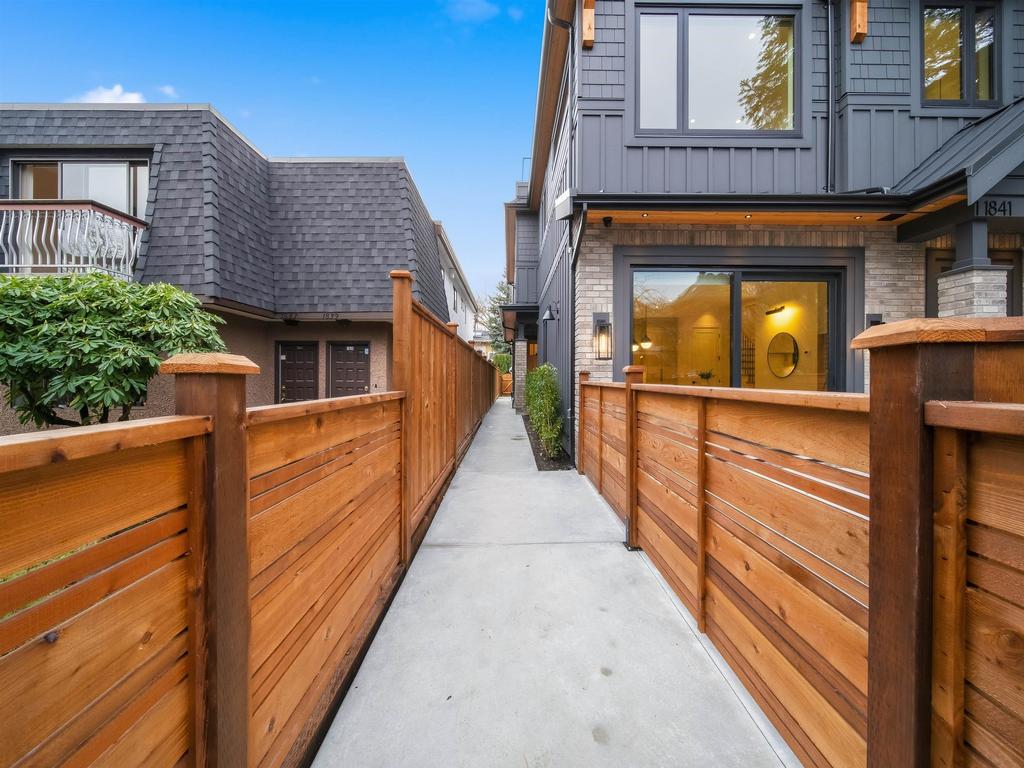 Listing Image for R3100870