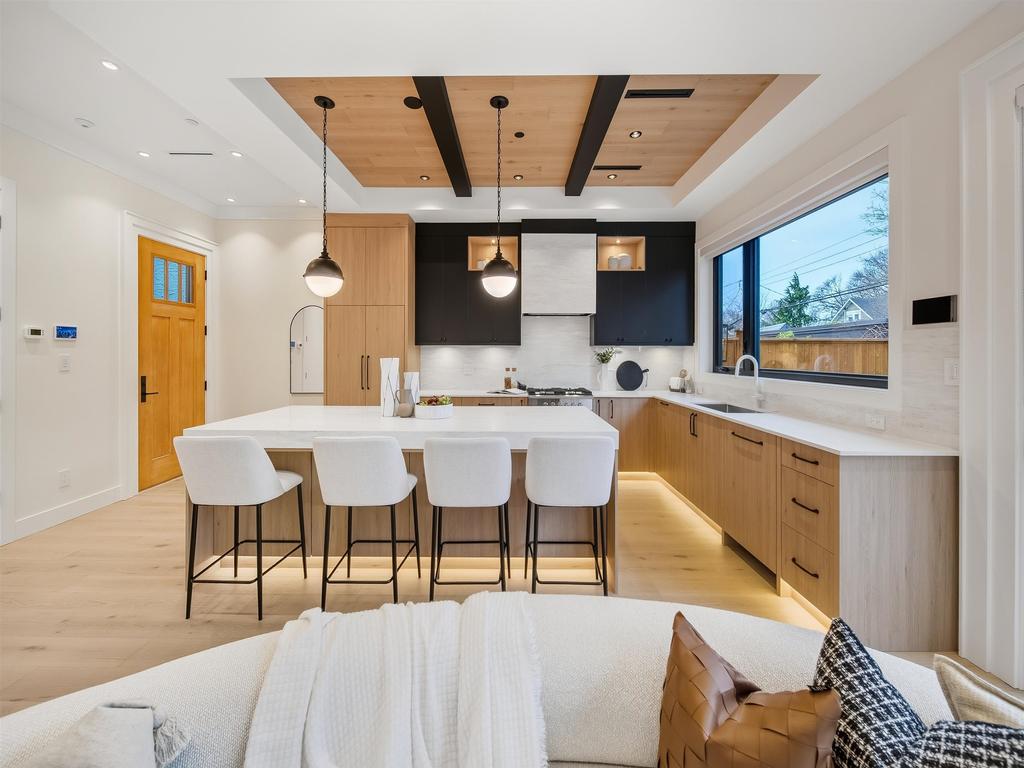 Listing Image for R3100870